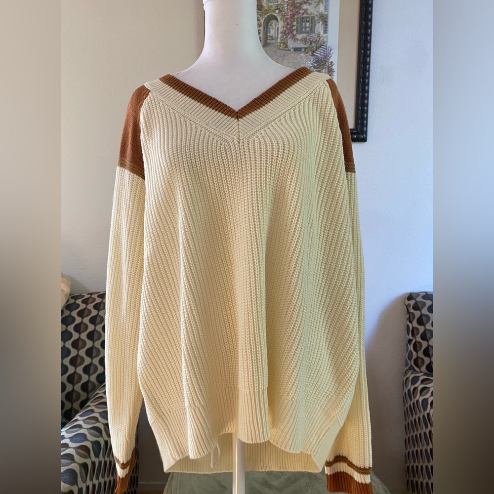 Wishlist Cream and Brown V-Neck Pullover Long Sleeve Sweater, Women’s Size L